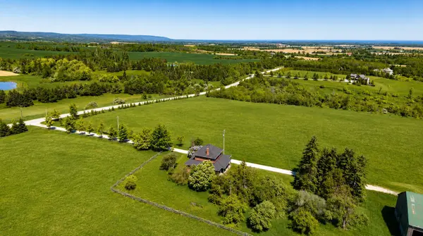 1943 Fairgrounds RD S, Clearview, ON L0M 1G0