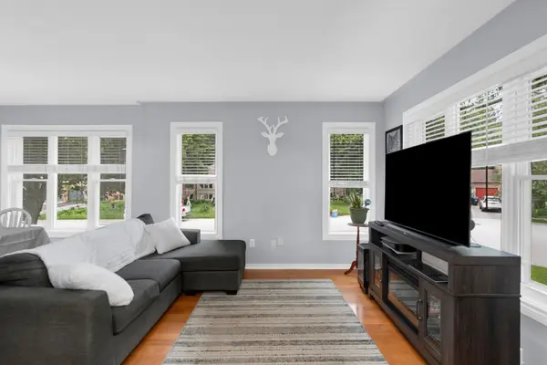 52 Harbour CRES, Wasaga Beach, ON L9Z 1G5