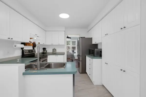 52 Harbour CRES, Wasaga Beach, ON L9Z 1G5