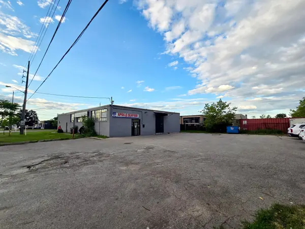13 Racine RD, Toronto W10, ON M9W 2Z2