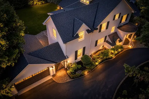 317 Gloucester AVE, Oakville, ON L6J 3W8