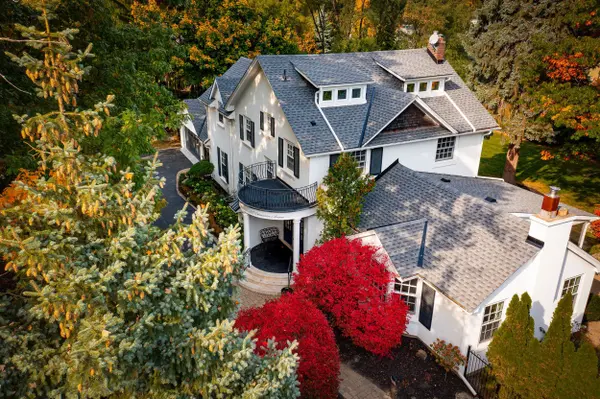 317 Gloucester AVE, Oakville, ON L6J 3W8