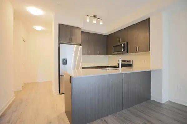 340 Plains RD E #303, Burlington, ON L7T 2C8