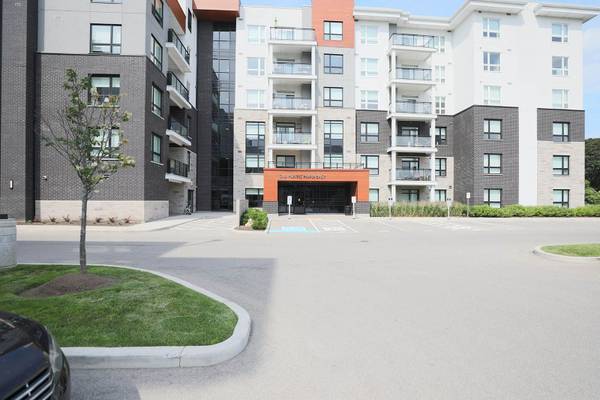 340 Plains RD E #303, Burlington, ON L7T 2C8