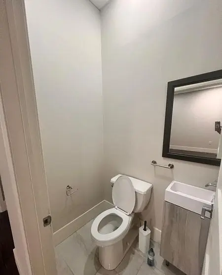 3495 Rebecca ST #208, Oakville, ON L6L 6X9