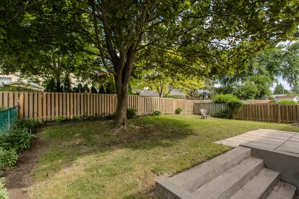 2915 Saint Malo CIR, Mississauga, ON L5N 1S8