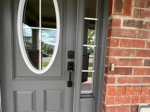 30 Gleave TER, Milton, ON L9T 7B5