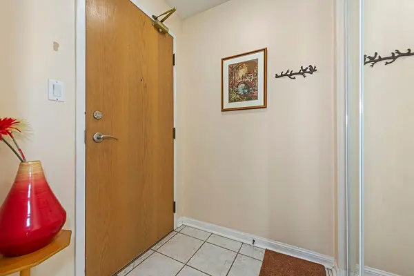1 Hickory Tree RD #1504, Toronto W04, ON M9N 3W4
