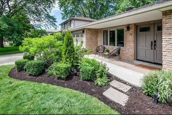 2131 Sunnyvale DR, Oakville, ON L6L 1W6