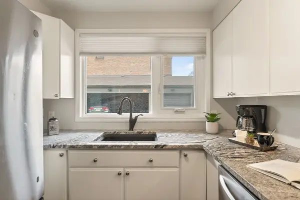 290 Cathcart ST #10, Lower Town - Sandy Hill, ON K1N 5C4