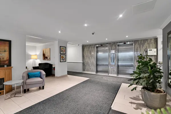 2400 Virginia DR #307, Alta Vista And Area, ON K1H 8L3