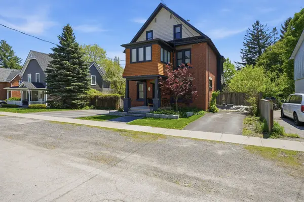 16 Barker ST, Prince Edward County, ON K0K 2T0