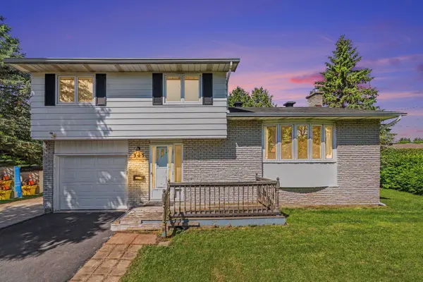 303 Hoylake CRES, Orleans - Cumberland And Area, ON K1E 1M1