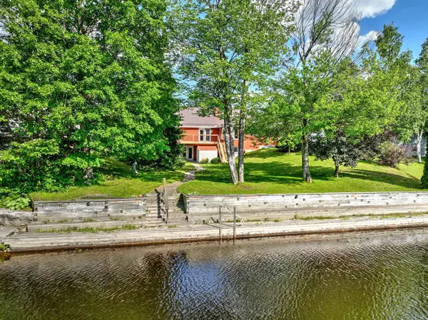4 Evans DR, Kawartha Lakes, ON K0M 1N0