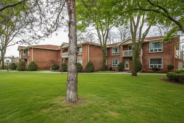 1110 Clonsilla AVE #204, Peterborough, ON K9J 5Y5