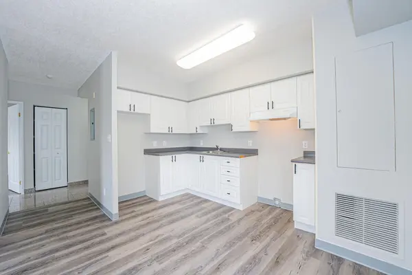 274 Erb ST W #610, Waterloo, ON N2L 1W2