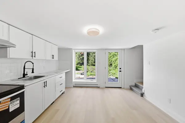 144 Macdonald AVE #Unit C, Belleville, ON K8N 3Y3