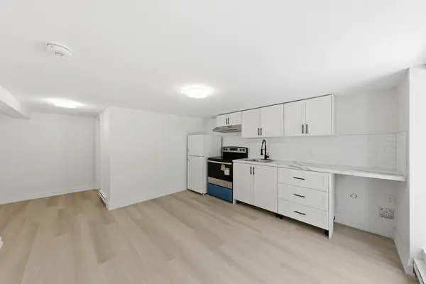 144 Macdonald AVE #Unit C, Belleville, ON K8N 3Y3