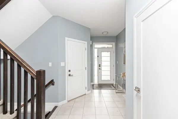 55 Greenwich AVE, Hamilton, ON L8J 0L6