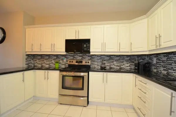 630 Main ST E #202, Hamilton, ON L8M 1J7