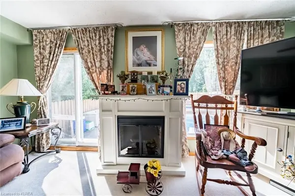 37 Sussex ST N, Kawartha Lakes, ON K9V 4H6