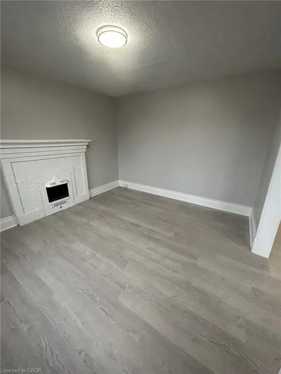 983 Main ST E #6, Hamilton, ON L8M 1N3