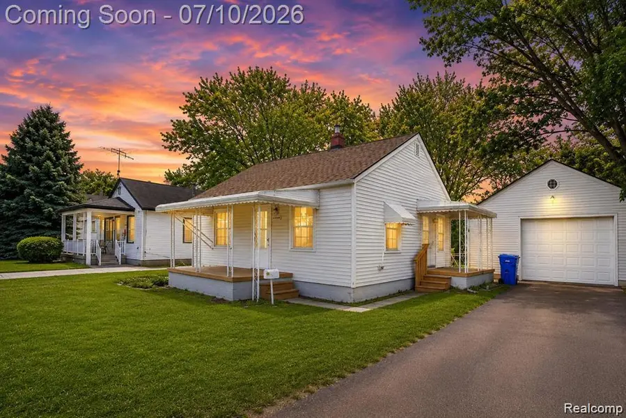 24895 Marigold AVE, Warren, MI 48089