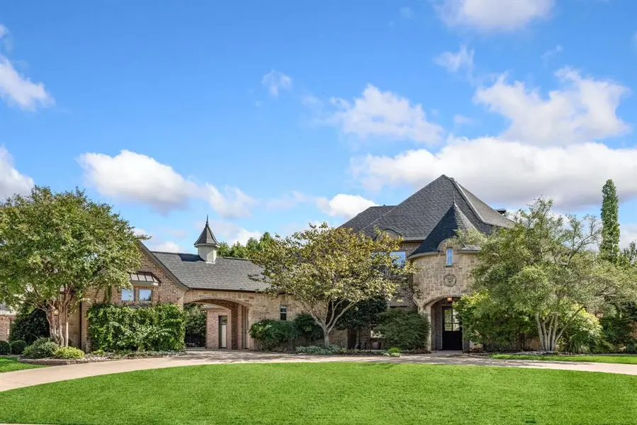3305 Clubview Drive, Denton, TX 76226