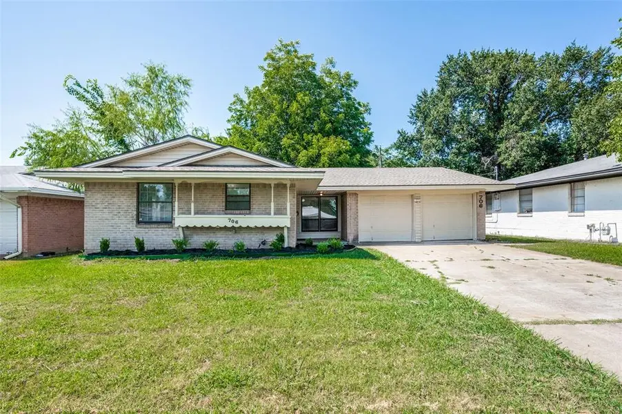 706 Goodyear Street, Irving, TX 75062