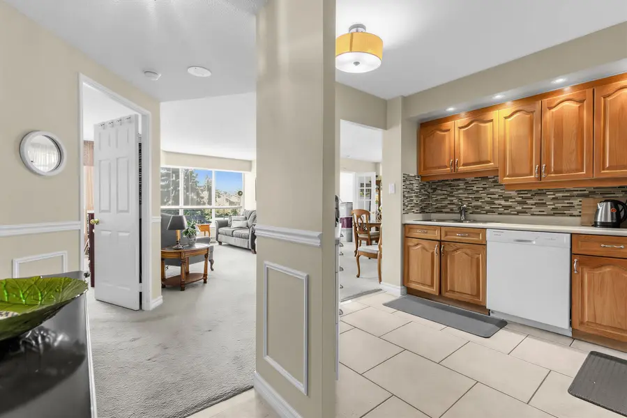 10 Guildwood Pkwy #329A, Toronto E08, ON M1E 5B5