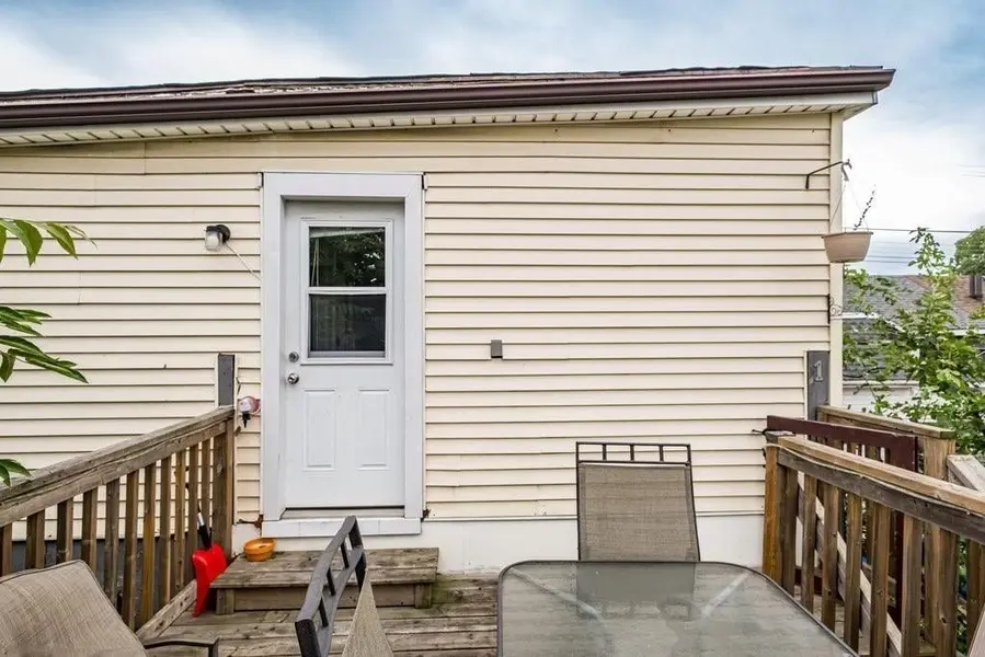 1125 Cannon ST E, Hamilton, ON L8L 2J7
