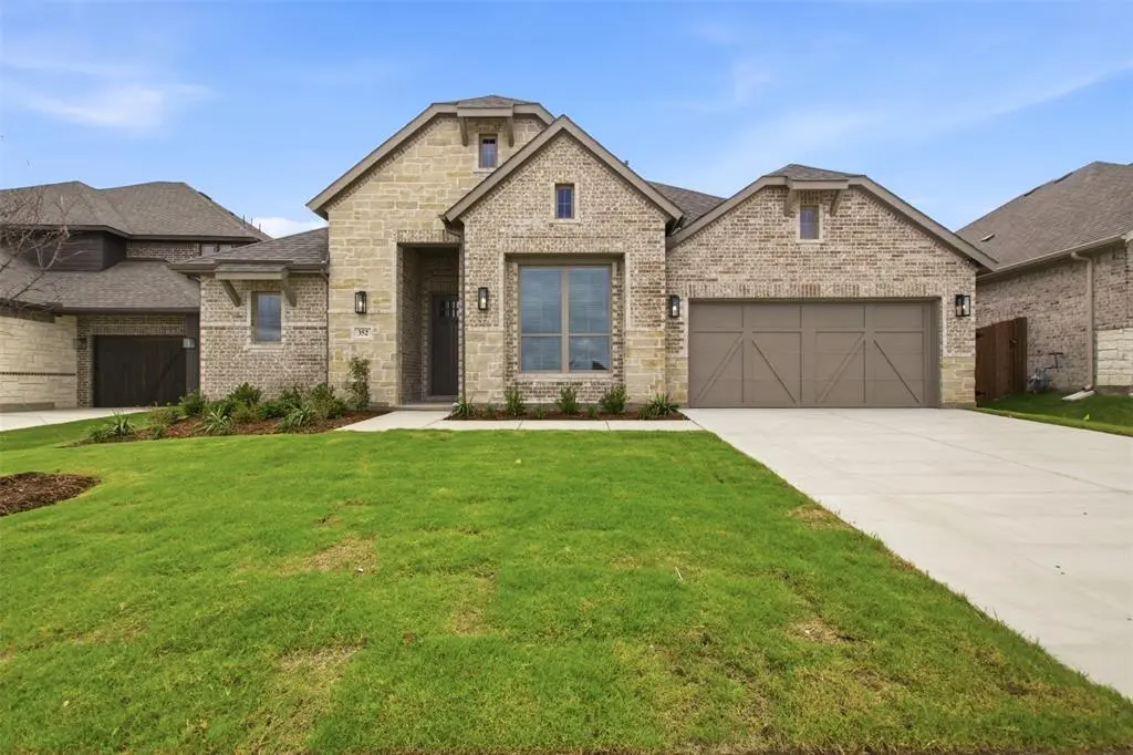 352 Alina Drive, Burleson, TX 76028