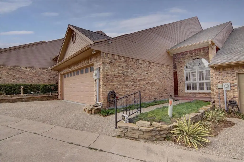 2122 Clear Lake Road, Weatherford, TX 76087