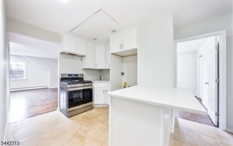 91 Broad St, Summit City, NJ 07901