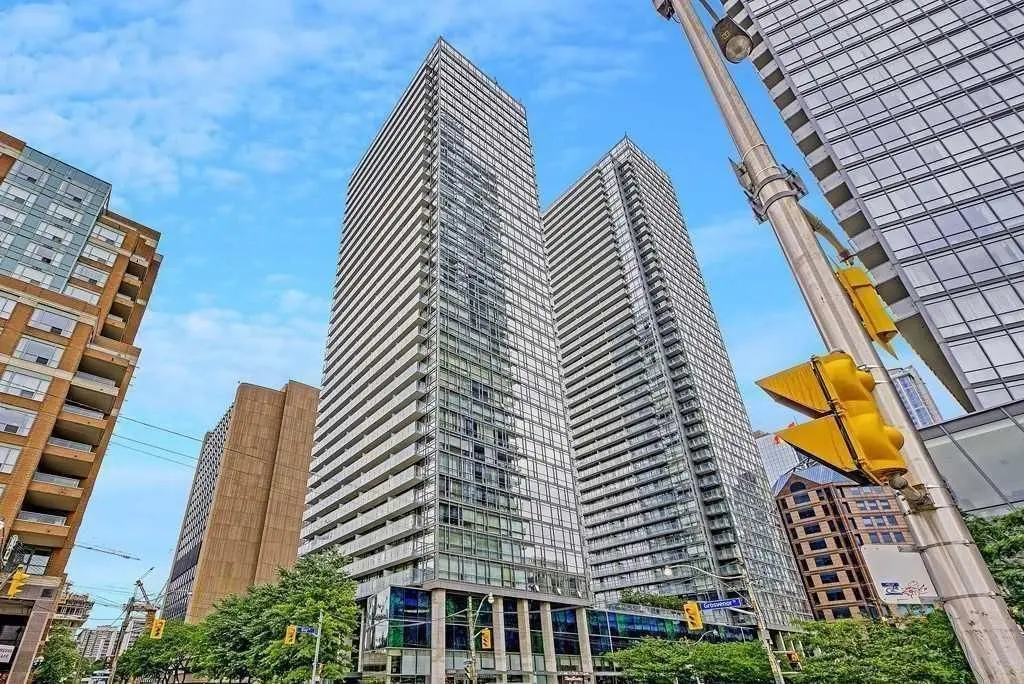 37 Grosvenor ST #1406, Toronto C01, ON M4Y 3G5