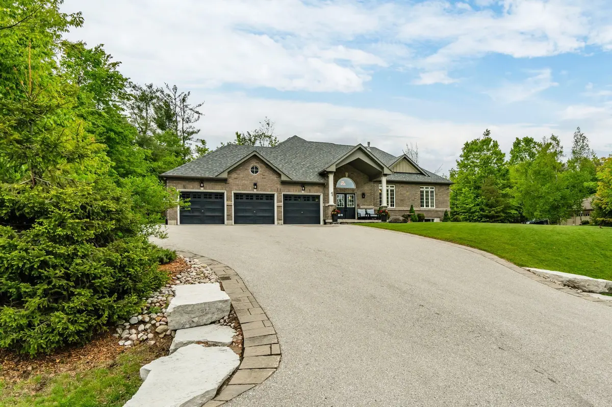 1 Topaz CT, Oro-medonte, ON L0L 2E0