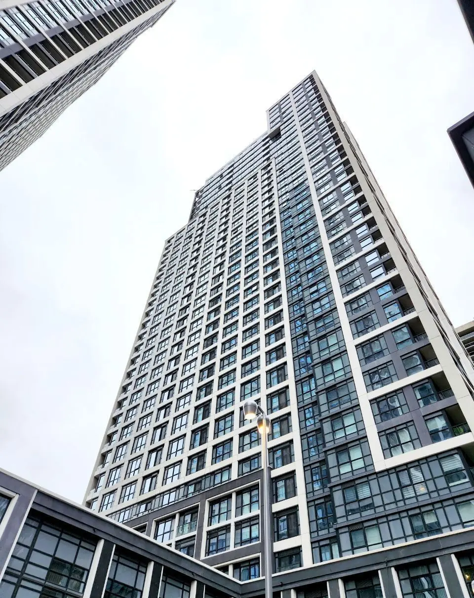 9 Mabelle AVE #1215, Toronto W08, ON M9A 4X7