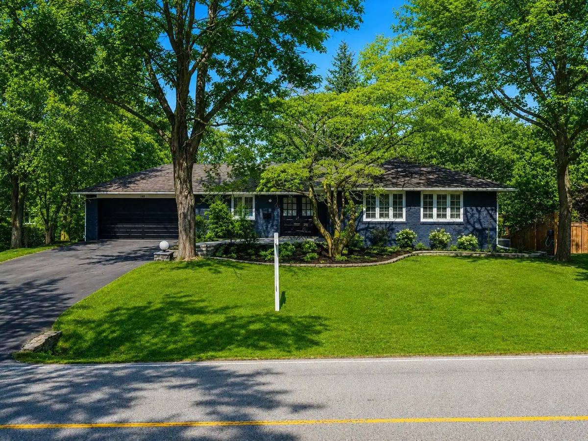 169 Morrison RD, Oakville, ON L6J 4J3