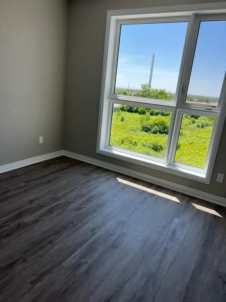 95 Dundas Street West N/A #219, Oakville, ON L6M 5N4