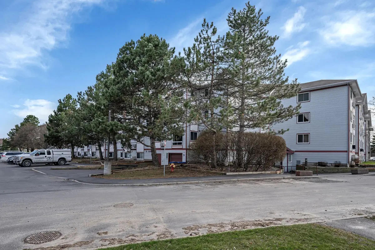318 LORRY GREENBERG DR #119, Hunt Club - South Keys And Area, ON K1T 2R5