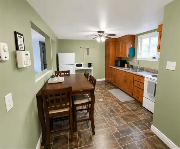 11 Country Road, Grand Falls-windsor, NL A2B 1C4