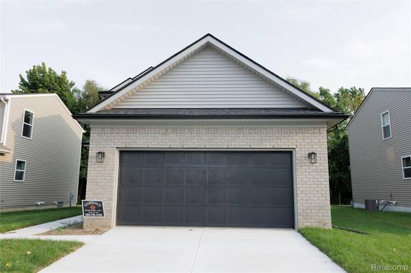 23207 Dale Allen DR, Clinton Charter Township, MI 48035