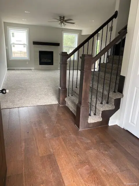 21600 Elmway Drive DR, Clinton Charter Township, MI 48035