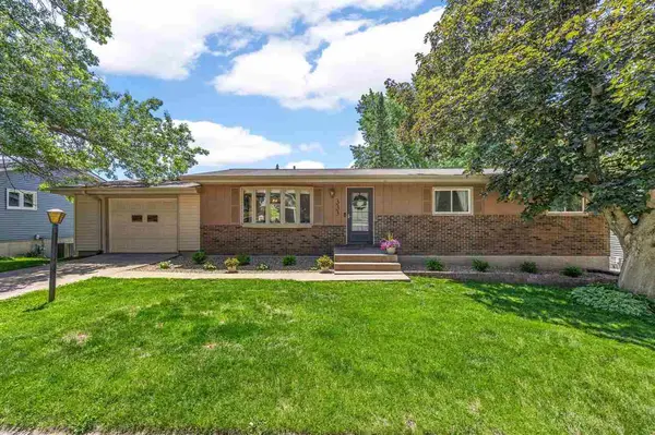 333 E 6th St, Solon, IA 52333