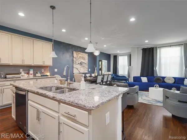 24869 Ivy, Novi, MI 48375