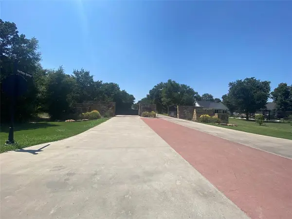 141 Heritage Springs Drive, Brock, TX 76087