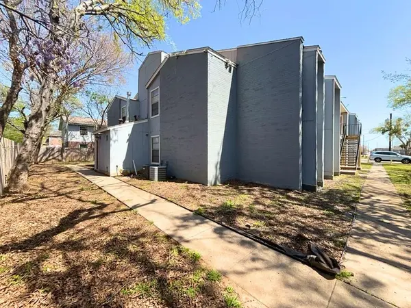 219 Fry Street #11, Denton, TX 76201