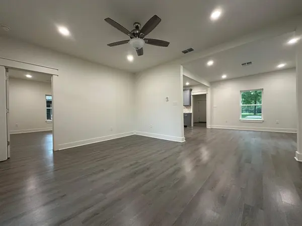 907 Davis Street S, Sulphur Springs, TX 75482