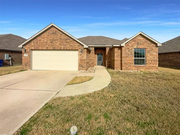1532 Mackinac Drive,  Crowley,  TX 76036
