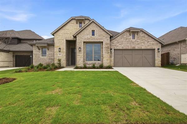 352 Alina Drive, Burleson, TX 76028